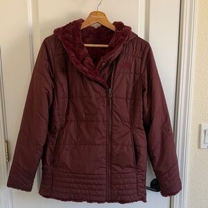 The North Face reversible puffer jacket! In great condition! See pics